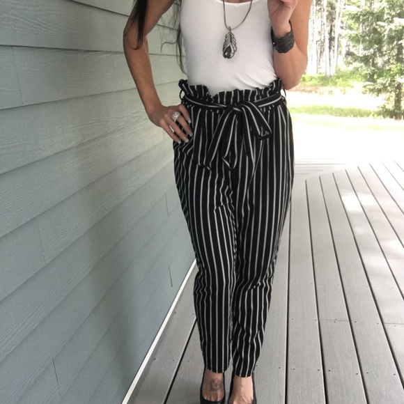 New Black and white tie Striped paper bag pants - Picture 3 of 8